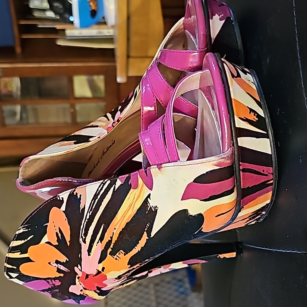 Michael Antonio Pink Floral Print Open Toe/arch Heels
